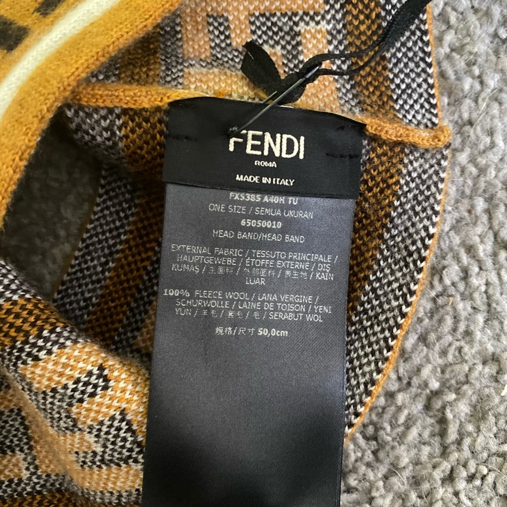💰SOLD💰 Fendi wool headband - Picture 8 of 8